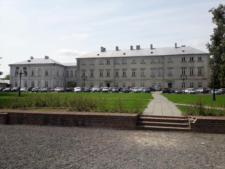 2019.08.20 - Zamość - 013 - Zamek przebudowany na pałac Zamoyskich.jpg